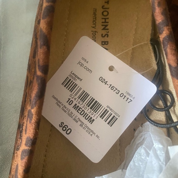 St. John's Bay Women's Leopard Print Loafers 10 - Picture 4 of 5